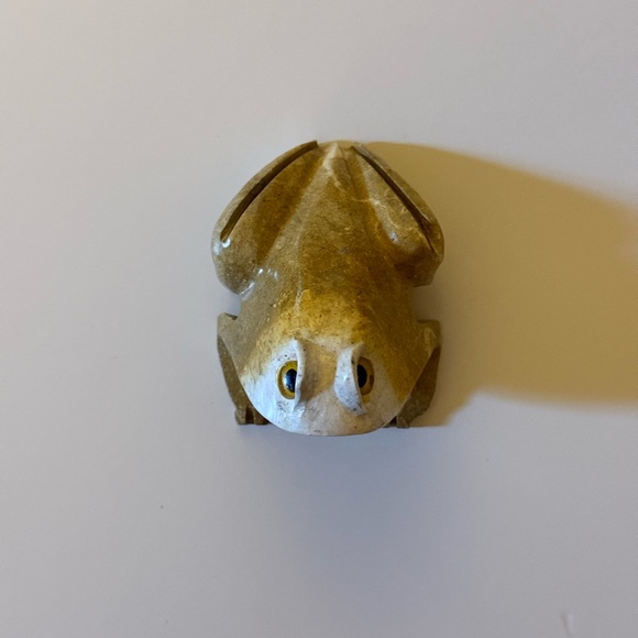 🐸Handcrafted Stone Frog Figurine - Picture 7 of 9